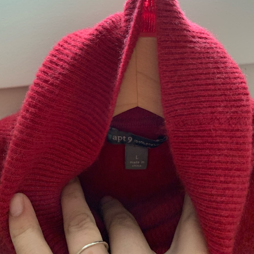 Fuzzy Turtle Neck - Picture 2 of 3